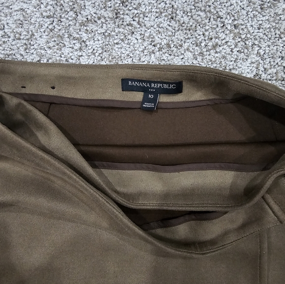 Banana Republic Brown Mini Skirt with Buckle - Picture 2 of 2